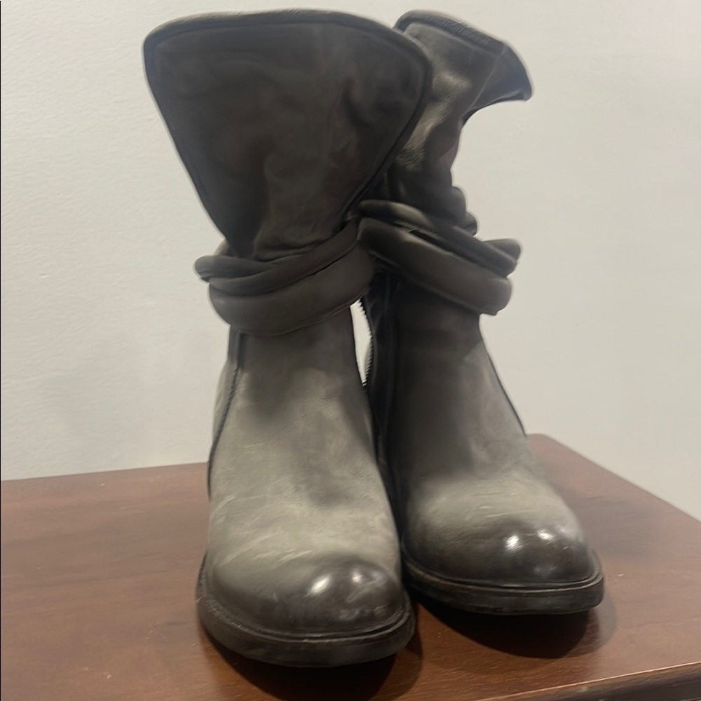Stylish Gray Women's Boots